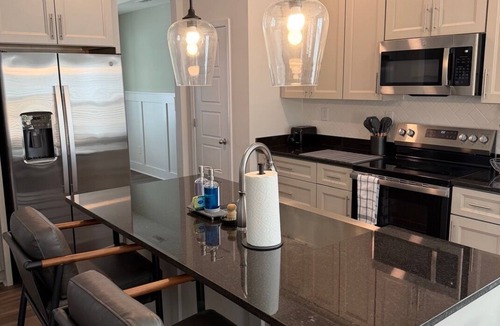 Five Points House | The Horse Park House - 5 Bedrooms, Brand New!