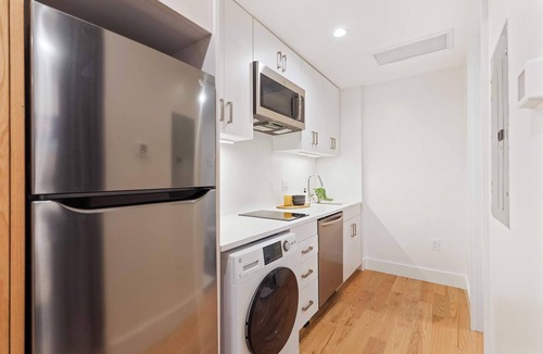 Cannonborough Elliotborough Apartment | The Iris, Signature Suite
