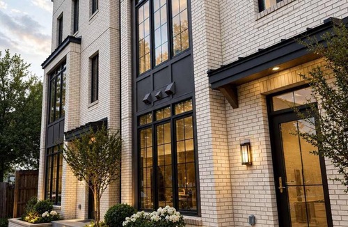Metropolitan Apartment | The Jardin Rosemary Suite | Near Downtown