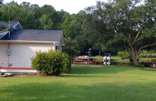 Eutawville House | The Lake House at Turtle Cove: Cozy relaxing lake home with dock on wooded lot.