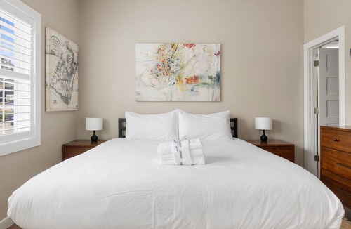 Westside House | The Lemoncello- Bright 2br/2ba