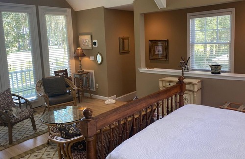 Daufuskie Island Apartment | The Lilly Pad! Cozy Carriage House at Bloody Point - Includes Cart!