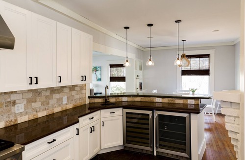 Downtown Charleston House | The Lord Ashley - Sleeps 8!