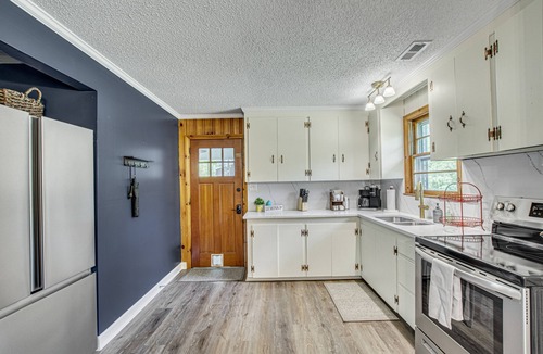Lincolnville House | The Lou & Dot Cottage
