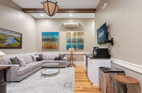 Charleston Historic District Apartment | The Marquee On King & Historic Market!