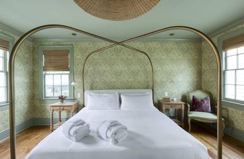 Harleston Village Bed & Breakfast | The Nicholas Veranda King Suite- 1 Block to King