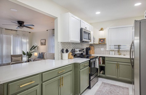 North Charleston House | The Oakwood | Grill, Chill, & Unwind