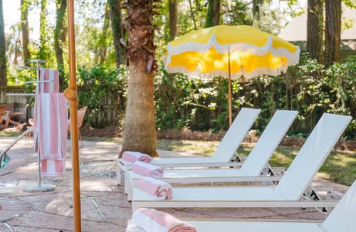 Savannah House | The PeachyOaks-Resort Pool-Karaoke - Near DT&Tybee
