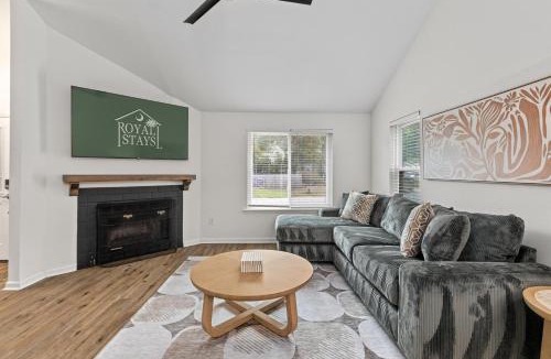 Mount Pleasant House | The Ramblewood-Large Fenced in Yard-Pet Friendly
