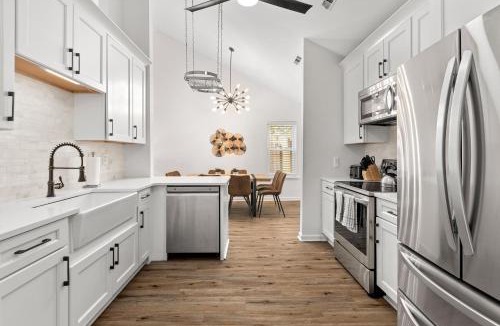 Mount Pleasant House | The Ramblewood-Large Fenced in Yard-Pet Friendly