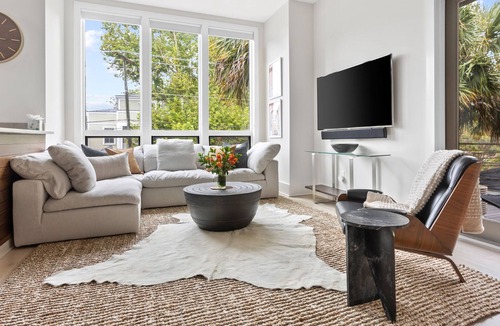 Westside Condo | The Rutledge Suite- Modern 4/3