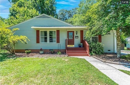 Greensboro House | The Southern Sanctuary: 4-bedroom home in Guilford Hills