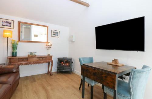Dinas House | The Studio