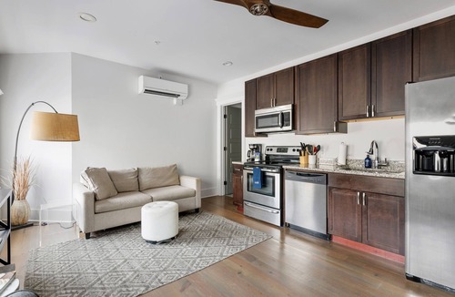 Downtown Charleston Apartment | The Trifecta at 493 - 3 Suites - On King!