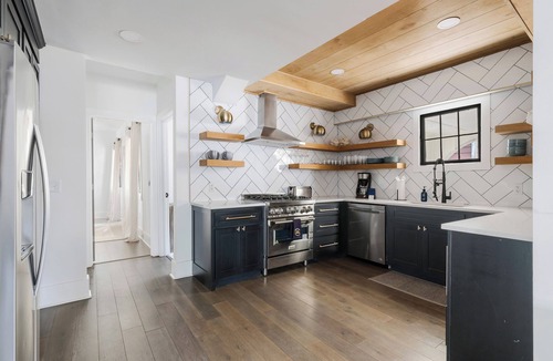 Westside House | The West Grand | Luxurious Design | Pet Friendly