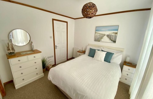 Saint John Cabin | Three Views Lodge, Whitsand Bay