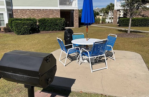 Central Myrtle Beach Villa | Top-Floor Myrtlewood Condo 2BR 4 Beds 2 full Baths with Elevator