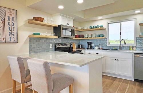 North Litchfield Beach House | Totally Renovated Condo - 1.5 Min. Walk to Beach!