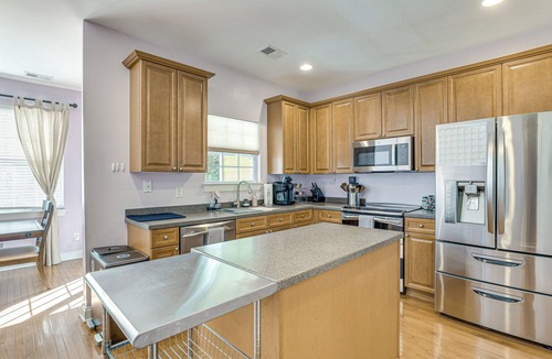Ladson House | Townhome 3 Mi to Wescott Park & Golf Course!