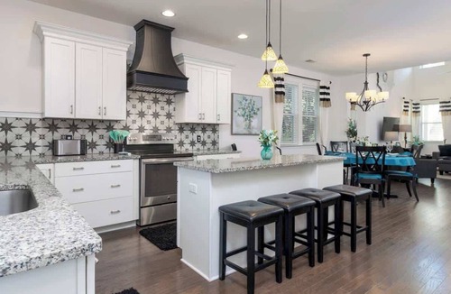 Bluffton House | Townhouse In Heart of Historic Old Town Bluffton