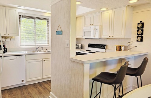 North Litchfield Beach Condo | Townhouse Style Condo, Beach Access Across Road, Pool, Grilling Area, Elevator