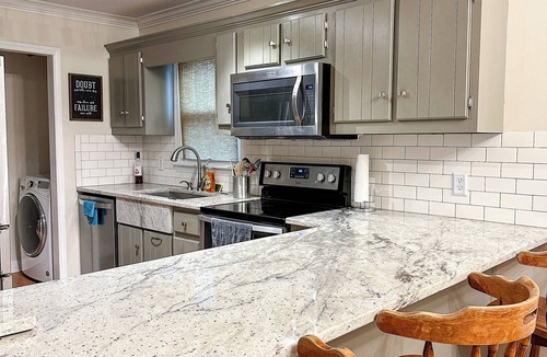 Mount Gilead House | Tranquil Lake Life Getaway @ Lake Tillery Community - Mid Term Rental - 1-6Mnths