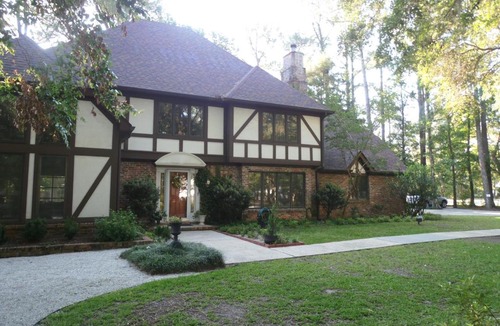 Summerville Bed & Breakfast | Tudor Oaks Inn