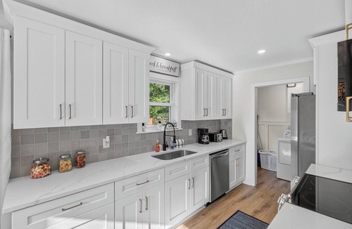 Summerville House | Twin Lake Retreat - Near Downtown Summerville