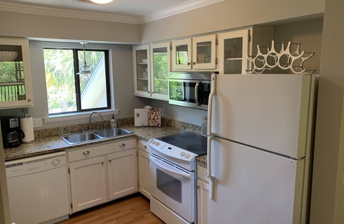 Seabrook Island House | Updated 2 BR/2BA! Screened Porch! Neighborhood Pool! Amenity Cards!