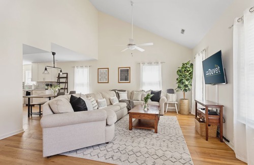 Cannonborough Elliotborough House | Updated 3 BD/ 2.5BA Downtown CHS