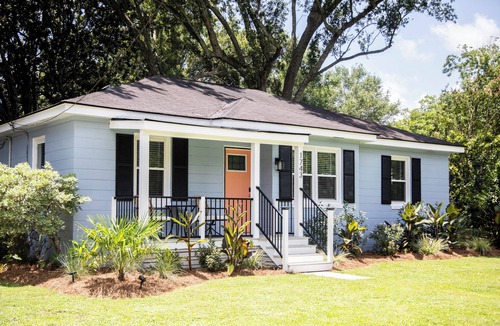Charleston House | Updated 3 bedroom house minutes from Charleston and laid back Folly beach!