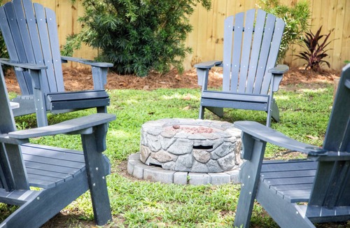 Charleston House | Updated 3 bedroom house minutes from Charleston and laid back Folly beach!