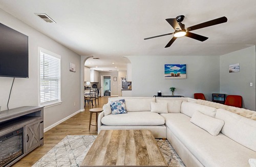 Hanahan House | Updated Pet-Friendly Home Near Park Circle, Charleston & Beaches