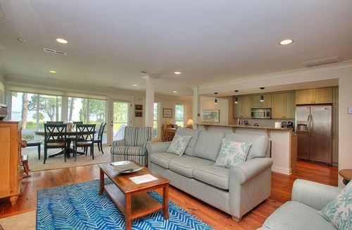 South Beach House | Updated South Beach home, Beachfront w/Pool On-Site - 5 Lands End ~ Sea Pines