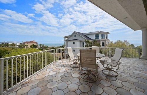 Debordieu Colony House | Vacation in luxury and style with sweeping ocean views at Pearce House.