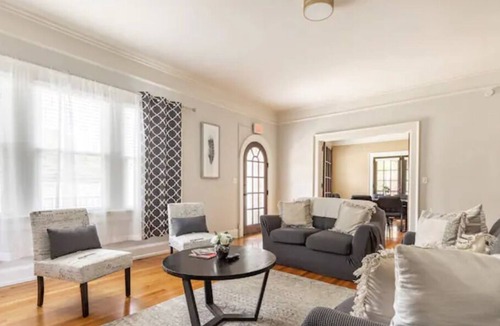 Spartanburg House | Villa Victoria|Main Street|DWTN|Family-friendly