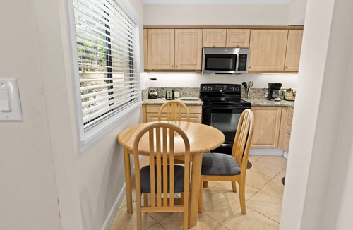 Arcadian Shores Villa | W Hyde Pk 22B in Kingston 1st floor, Pool, Beach