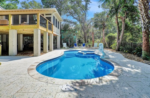North Litchfield Beach House | Walk to Beach North Litchfield Home w/Private Pool & Hot Tub