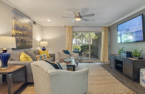 South Beach Condo | Walk to Beach/Walk to Salty Dog/2nd Row Ocean/Ground Floor/Stunning Sunsets