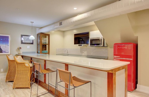 Charleston Historic District Condo | Walk to Charleston’s Best Dining and Entertainment