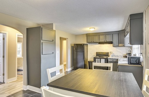 Lumberton House | Walk to Park! Family Retreat w/Yard in Lumberton