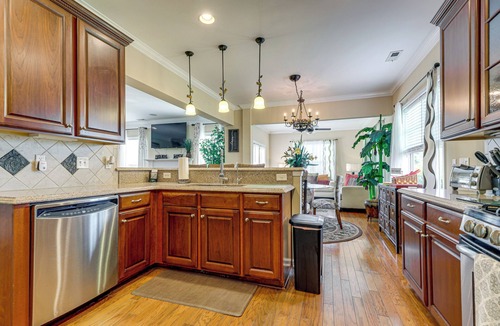 Summerville House | Walk to Wescott Golf, Pool Access! Pondfront Home
