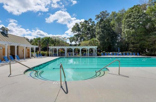 Summerville House | Walk to Wescott Golf, Pool Access! Pondfront Home