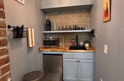Charleston Apartment | Walkable Gem Downtown Near King Street