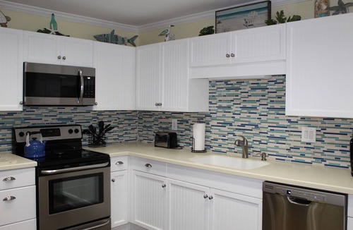 Shipyard Plantation Villa | Wanna get away to a great stay beach locker pool 8 min walk to beach in Shipyard