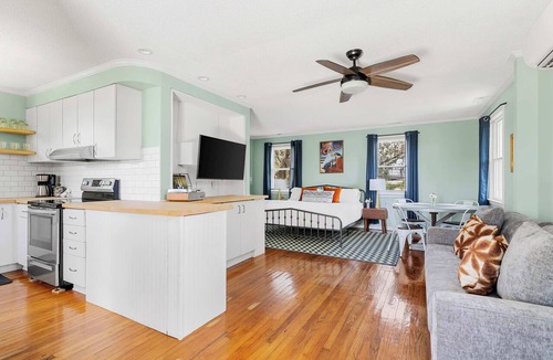 Charleston Apartment | Water Views, Minutes to Downtown & Folly Beach!