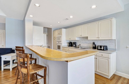 South Beach Villa | Waterfront Four Bedroom Townhome ~ Stunning Views ~ Porch with Water View