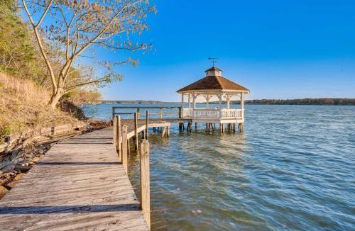 Mount Gilead House | Waterfront Lake Tillery Home w/Incredible Views!
