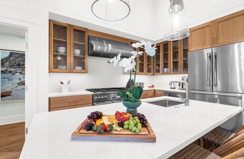 West Beach Cottage | Waterfront! Renovated, river view, community pool and dock