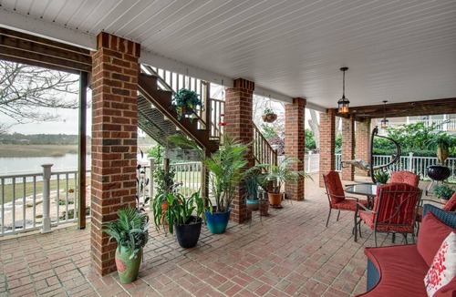 Goose Creek Apartment | Waterfront Retreat Private Hot Tub Dock Fishing A
